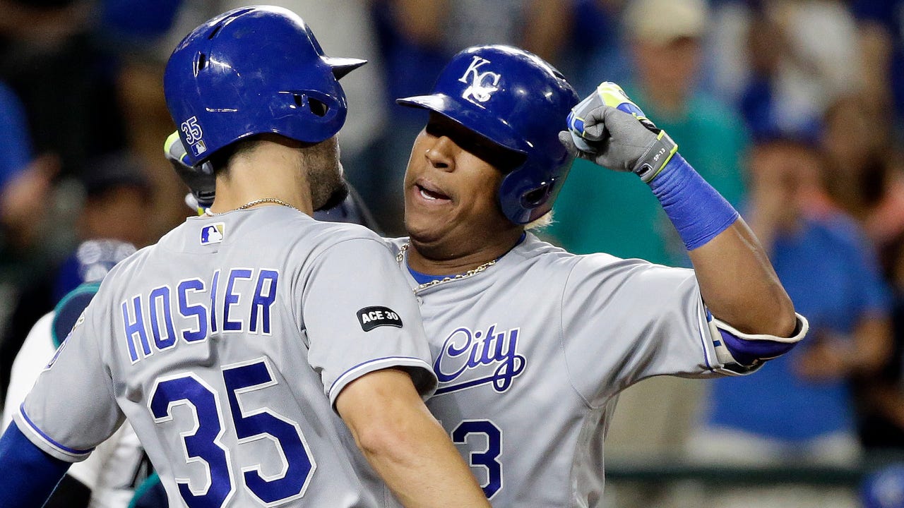 Royals win 9-6 in 10 innings on Salvy's blast, sweep Mariners